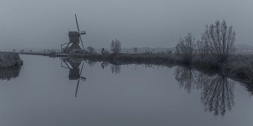 Kinderdijkse molens in zwart-wit - 1