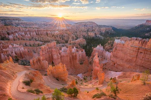 Sunrise in Bryce Canyon