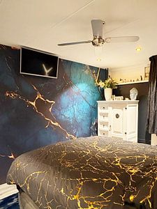 Edler blauer Marmor mit Goldlinien