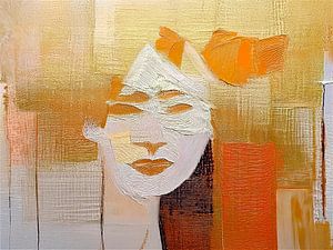 Abstraktes Gemälde: Porträt einer Frau in Gold, Orange und Braun.