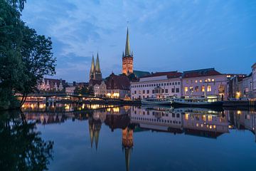 Lübeck by night by Peter Schickert