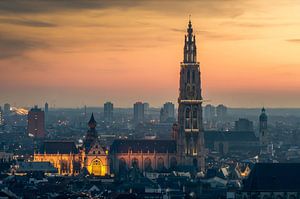 Kathedraal bij zonsondergang van Mark Bolijn