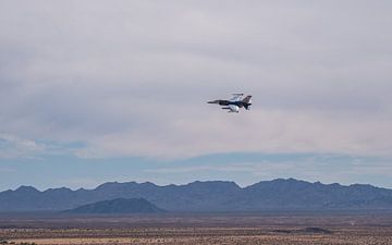 F16 over the desert by Vincent Bottema