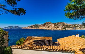 Spanje Mallorca eiland landschap, bergen aan de kust Port de Andratx, van Alex Winter