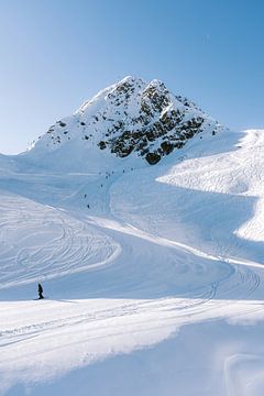 Winter sports in the Alps - Snowy landscape on the slopes by Marit Hilarius