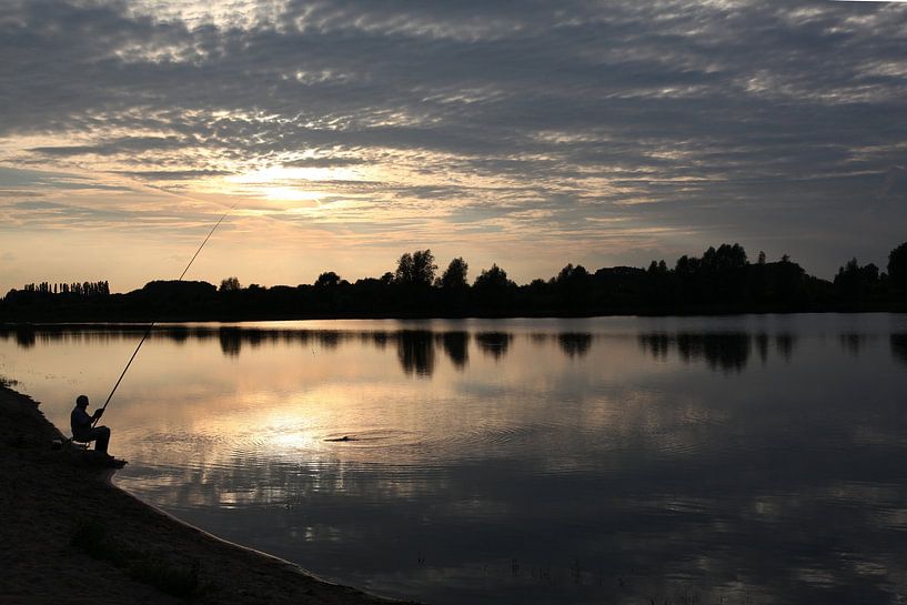 Un pêcheur dans la lumière du soir par Herman Peters