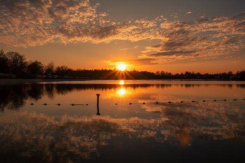 Zonsondergang aan het water in Eersel