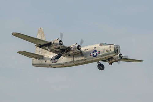 Consolidated PB4Y-2 Privateer hebt ab.