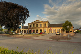 Der historische Bahnhof von Meppel – charakteristische Architektur in Drenthe von KB Design & Photography (Karen Brouwer)