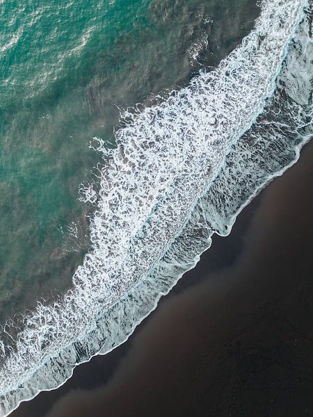 Schwarzer Strand auf Madeira von Erik Lei