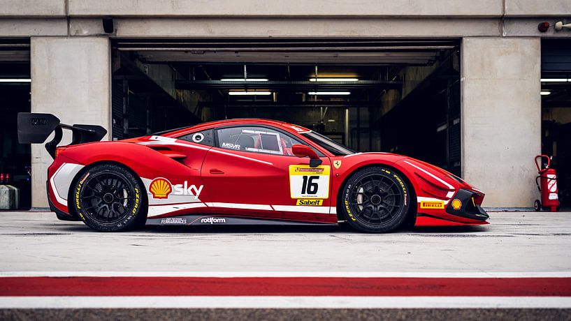 Ferrari 488 Challenge Evo on track von Ansho Bijlmakers