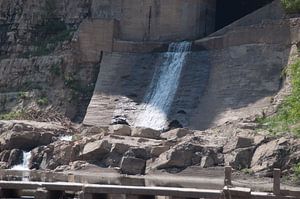 Waterval bij het hangend klooster