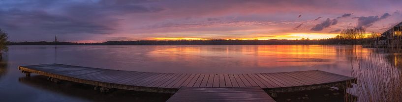 Beautiful sunset at the Amstelveen lake "De Poel" on 12nd april 2016 by Ardi Mulder