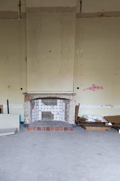 Stadtfotografie | Urban Photography | Leeres ehemaliges Irrenhaus von heidi borgart