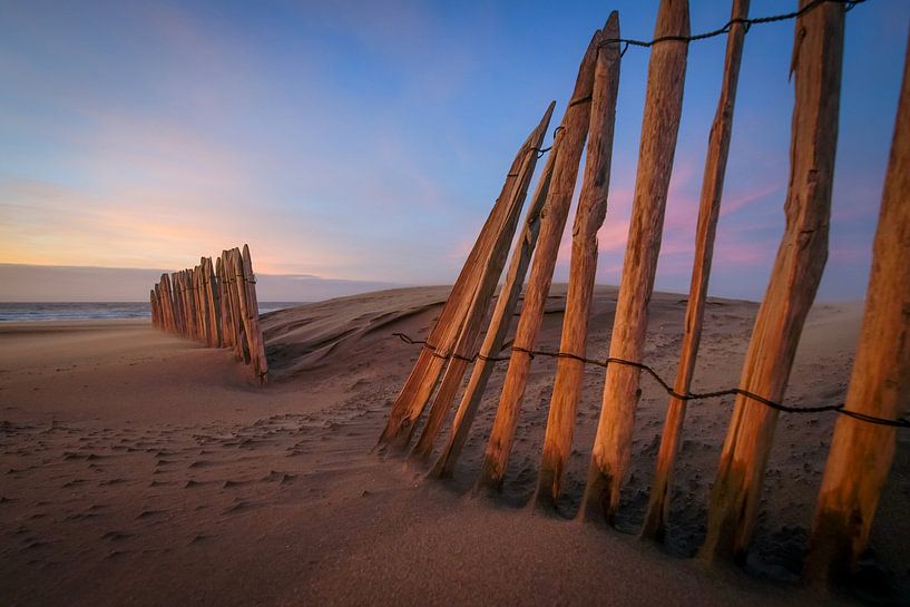 Sand screen at Sunset Beach by Dirk van Egmond
