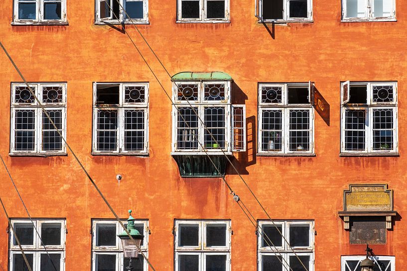 Close-up of the Facade of Nyhavn 41 by Evert Jan Luchies