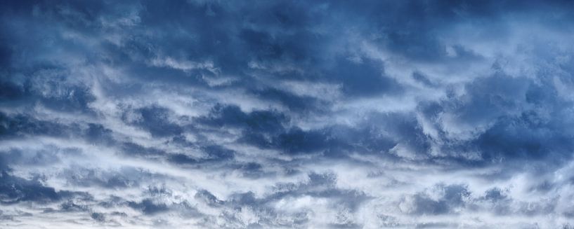 Dramatic cloudy sky with many details by Leinemeister