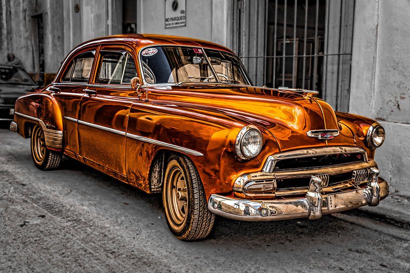 voiture ancienne dorée HDR dans la vieille ville de La Havane Cuba par Dieter Walther