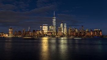 Skyline von New York City bei Nacht