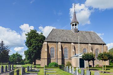 Bau der reformierten Kirche im niederländischen Dorf Made von Ruud Morijn