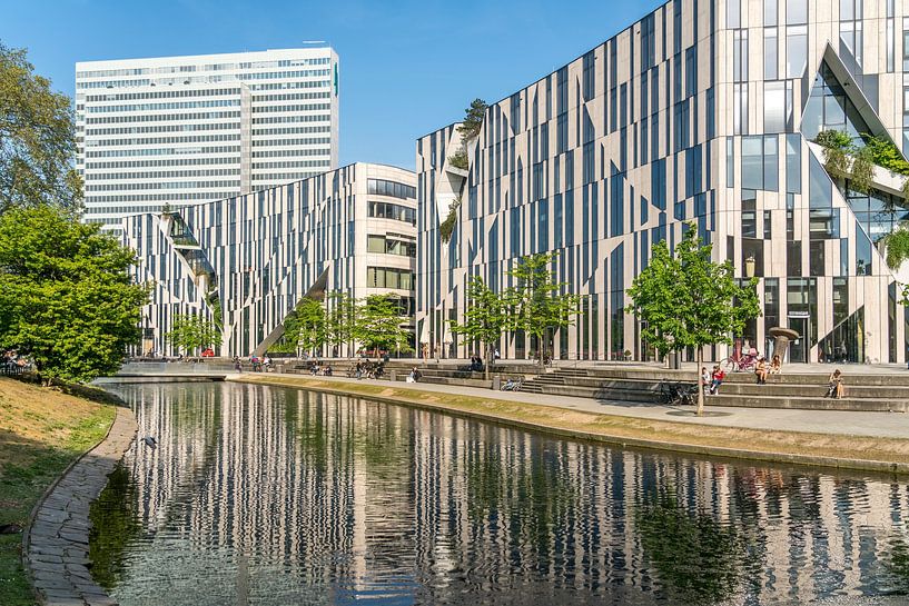 Kö-Bogen Duesseldorf by Peter Schickert