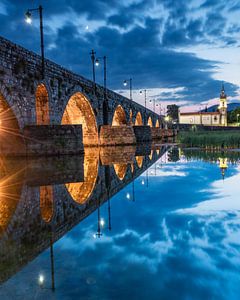 Medieval bridge Ponte de Lima van Sonny Vermeer