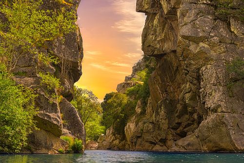 Sunset amongst the rocks of the River Ceira.