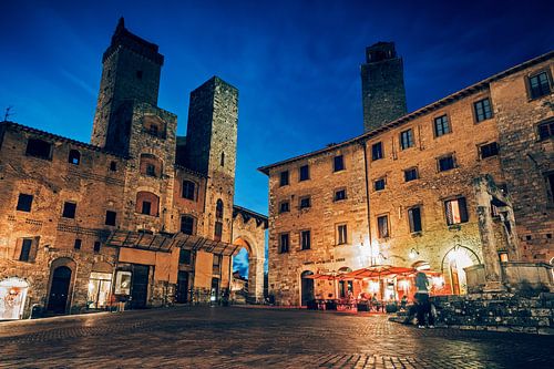 San Gimignano - Piazza della Cisterna