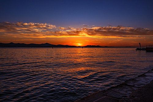 KROATIË : ZADAR - ZONSONDERGANG OP HET STRAND VAN KALOVARE