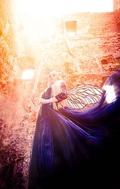 Elf warrior in ruine van Kaylee Verschure