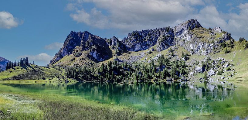 LakeMountain lake by Lukas Mueller