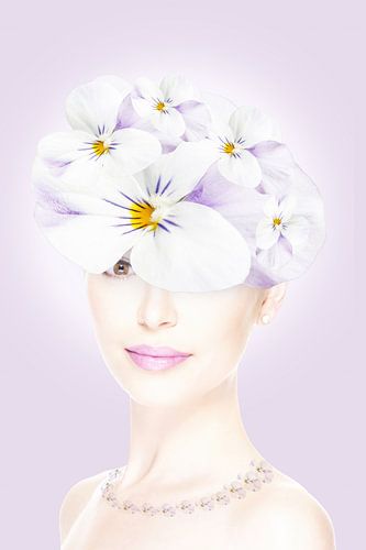 violet-lady with violet-hat