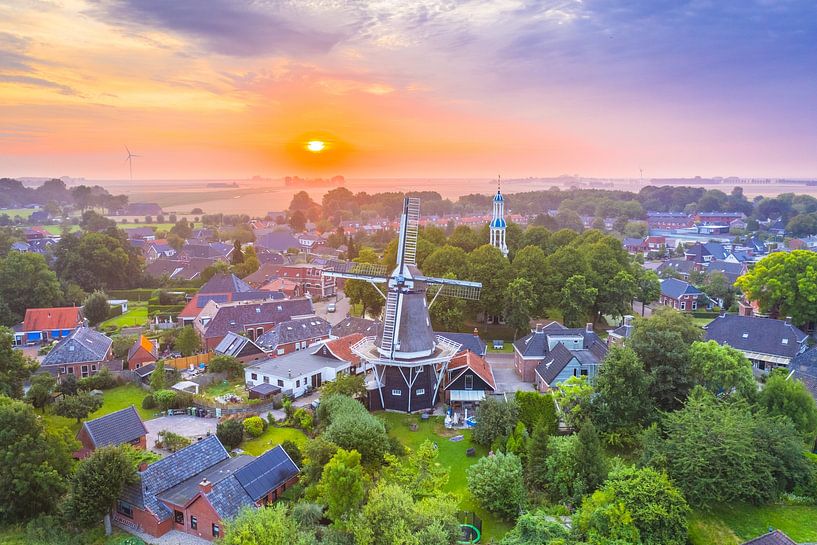 Spijk Groningen bij Zonsopkomst van Droninger