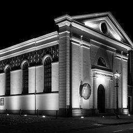 Joodse synagoge in Kampen in zwart-wit van Marcel Runhart