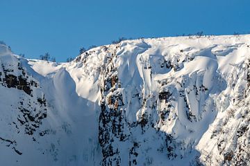 Njupeskärs waterval in de winter van Leo Schindzielorz