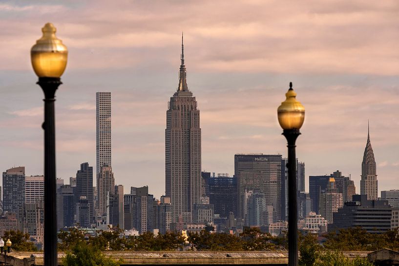 Empire State Building in New York by Kurt Krause