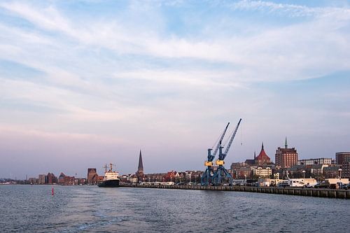 Blick auf den Stadthafen in Rostock