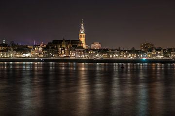 St. Stevenskerk - Nijmegen bei Nacht von Henk Verheyen