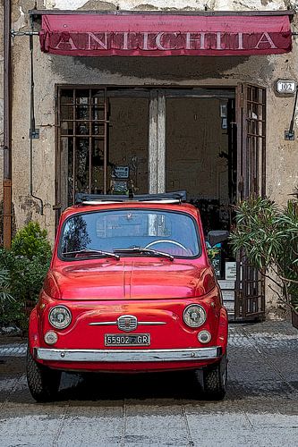 Fiat 500 in Pitigliano (met postereffect)