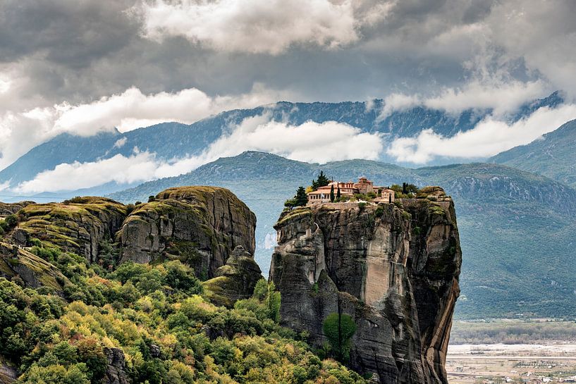 Holy Trinity meteora klooster in Griekenland. van Ron van der Stappen