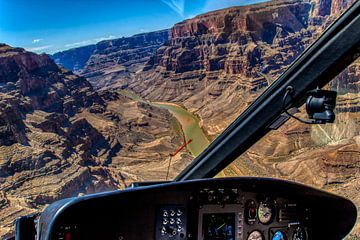 Flying in to the Grand Canyon by Marcel Wagenaar