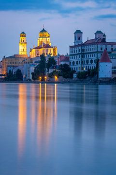 Blauw uur in Passau van Martin Wasilewski