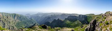 Uitzicht vanaf Pico do Arieiro van Bram van der Meer