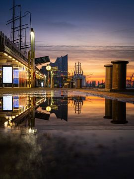 Lever de soleil sur les débarcadères de Hambourg