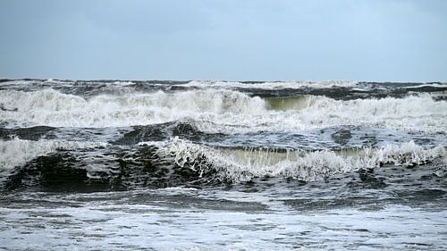 Die Kraft der stürmischen See . von Jose Lok