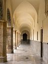 Galerij in het 'Hospital de San Juan de Dios' - Granada van René Weijers thumbnail