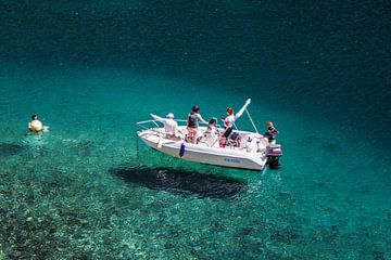 Bootje op de Calanques in de Provence in Frankrijk sur Rosanne Langenberg