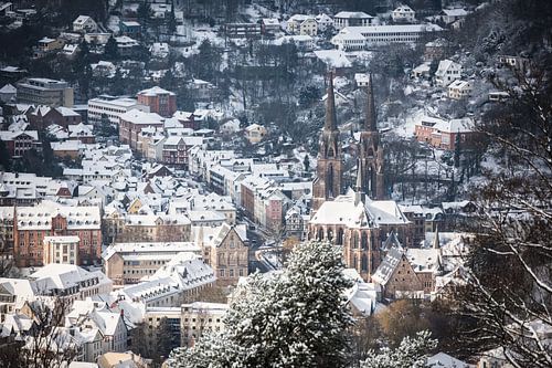 Gezicht op de winterse Elisabethkerk
