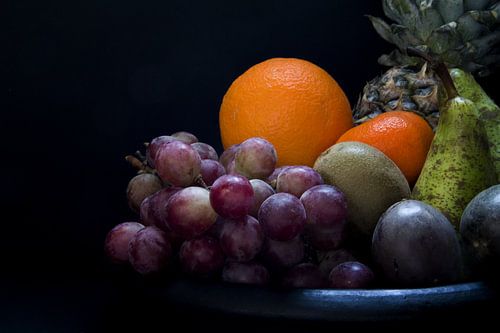 Volle fruitschaal stilleven voedselfotografie