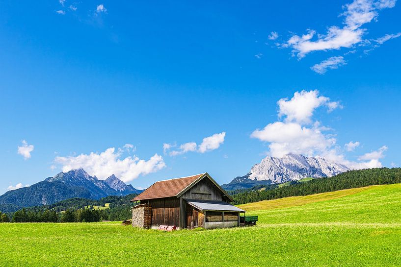 Cabane de foin dans les prairies de bosses entre Mittenwald et Krün par Rico Ködder